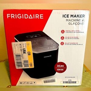 Frigidaire 26 Lbs Counter Top Ice Maker, Black